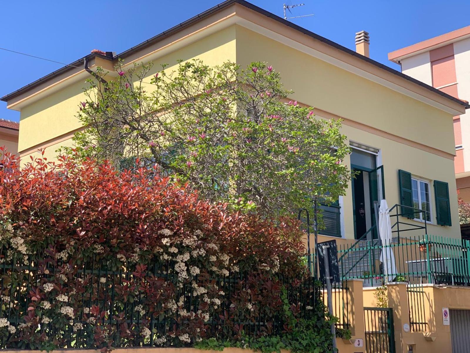 B&B La Magnolia Savona Exterior foto
